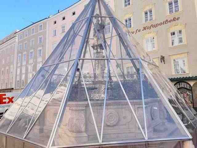 Salzburg Alter Markt Glaspyramide